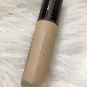 Becca aqua luminous perfecting foundation-LIGHT